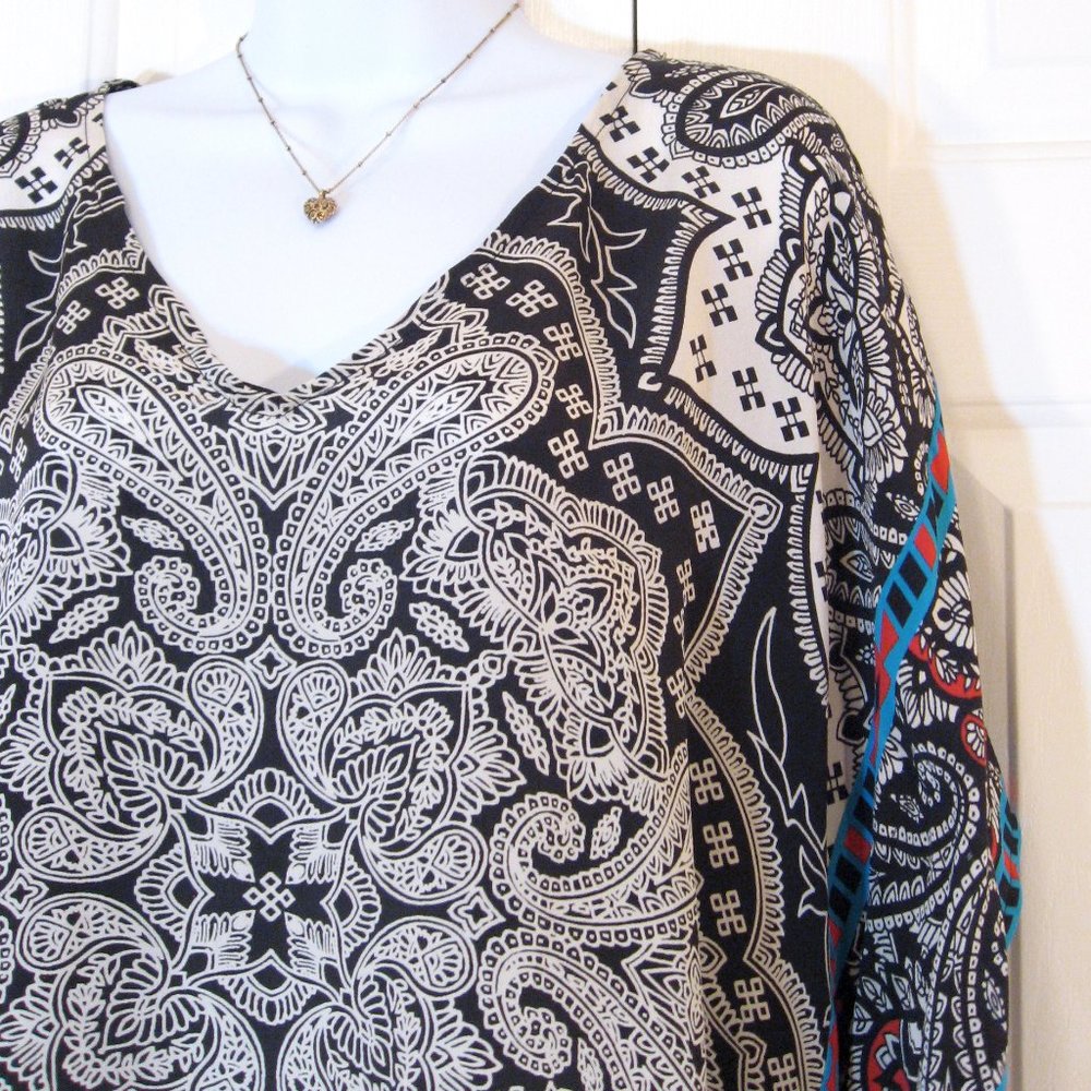 Tolani | 'Briyanna' Multi-Printed Silk V Neck Top - Picture 5 of 12